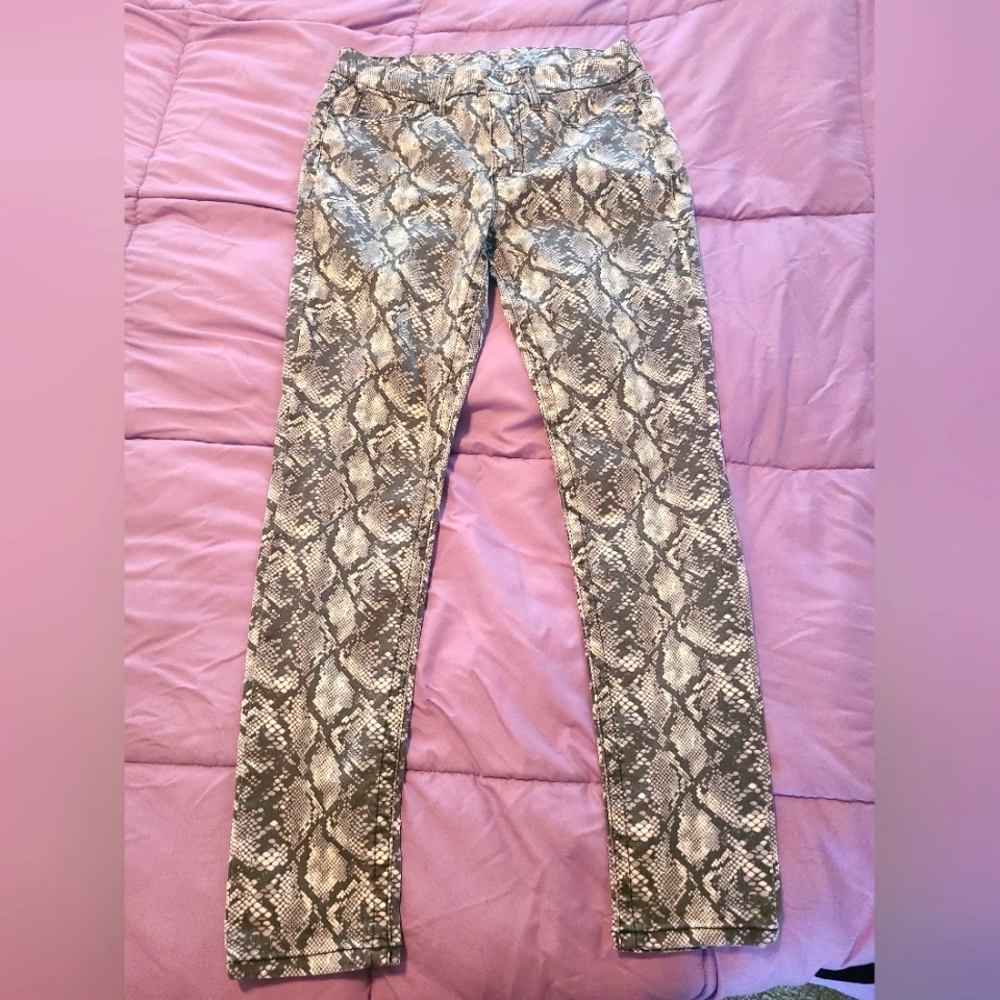 Seven7 Jeans